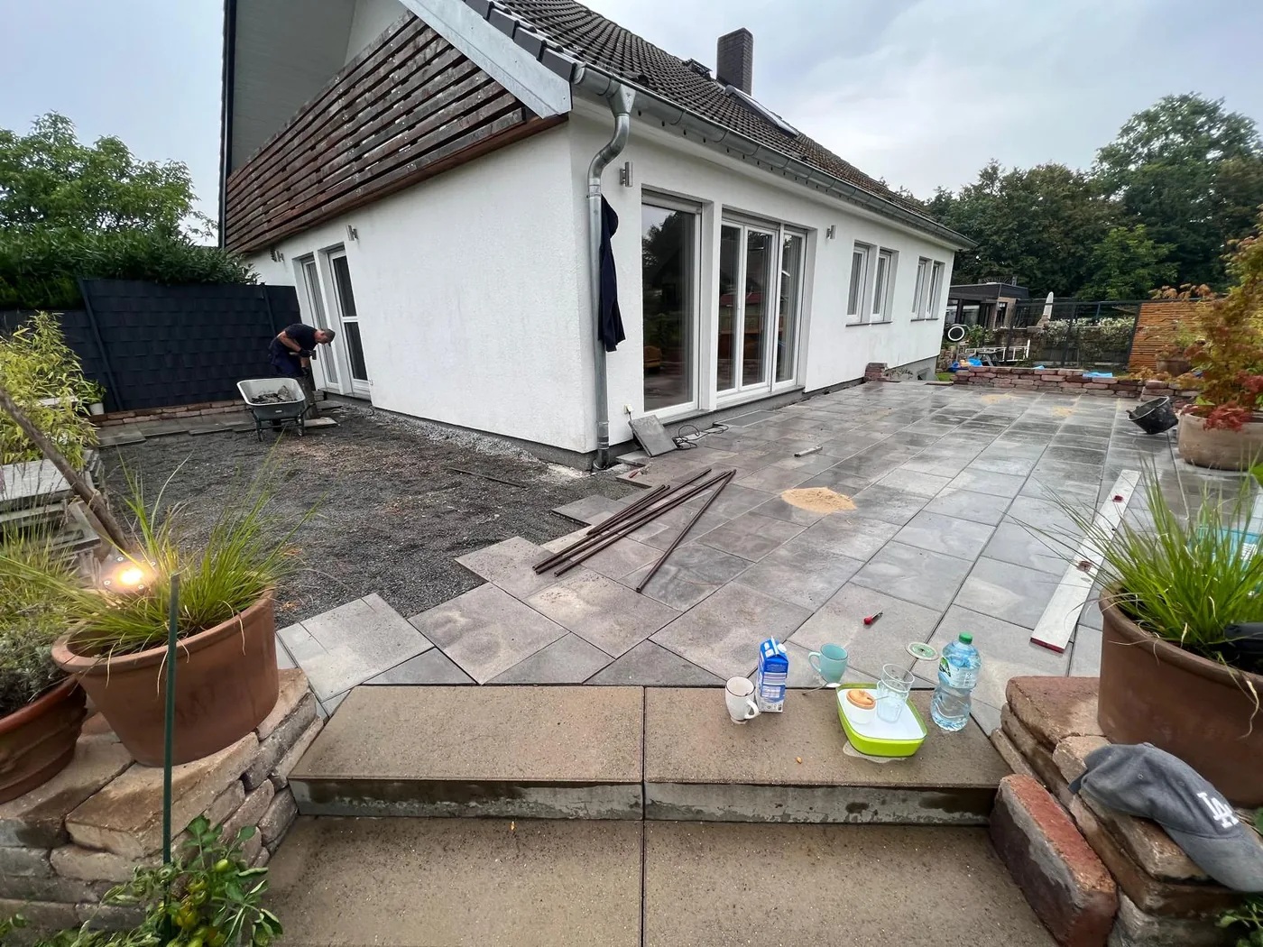 Terrasse – vom Schotterbett zur fertigen Fläche – vorher